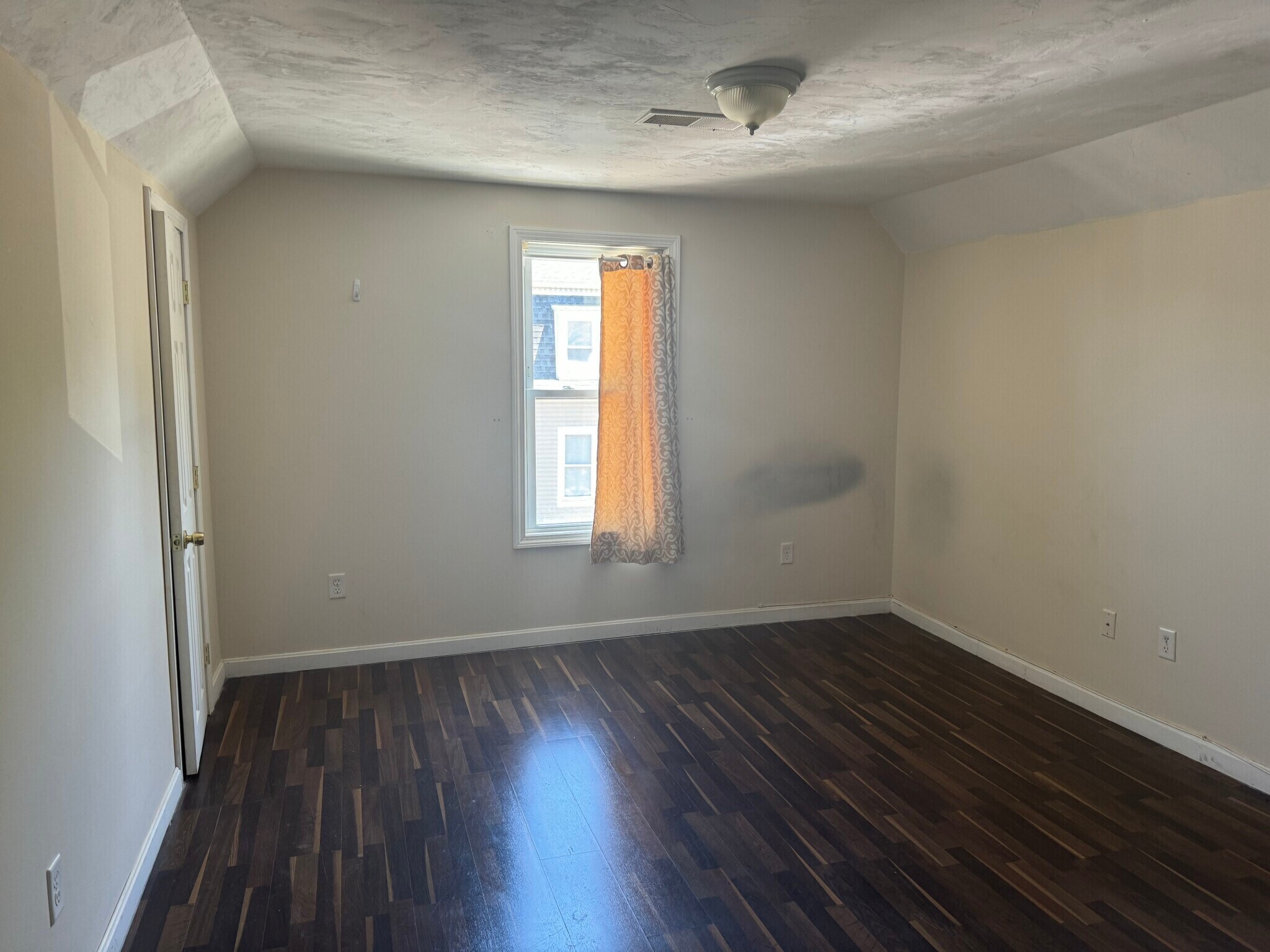 Building Photo - 15 Wachusett St