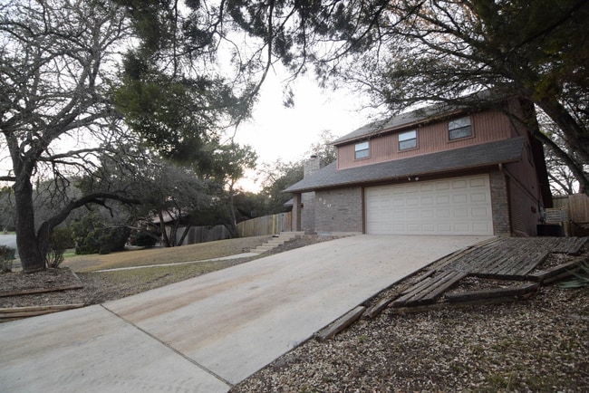 Building Photo - 820 Cedar Ridge Dr