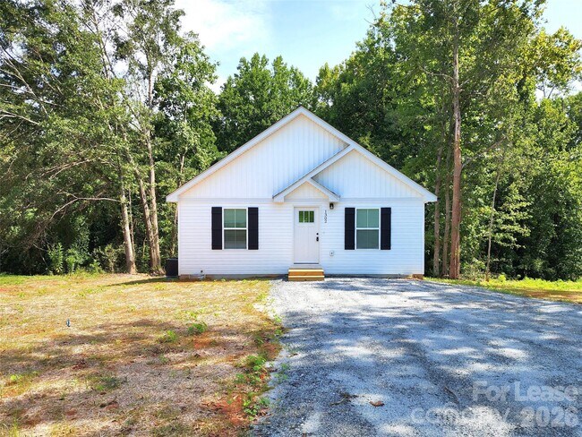 Building Photo - 1302 Rainbow Dr
