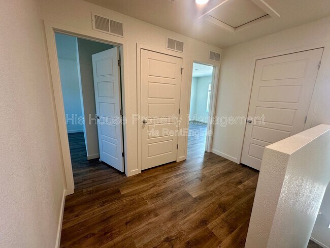 Building Photo - 3957 Pinnacles Ct