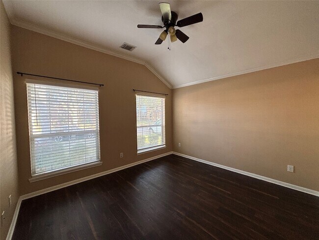 Building Photo - 10715 Lyndon Meadows Dr