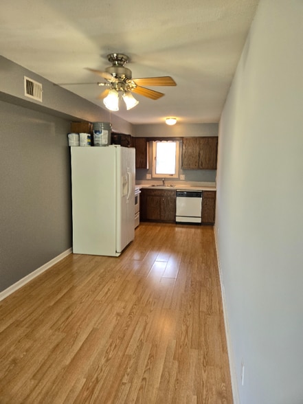 Building Photo - 1923 NW Hickory Ln