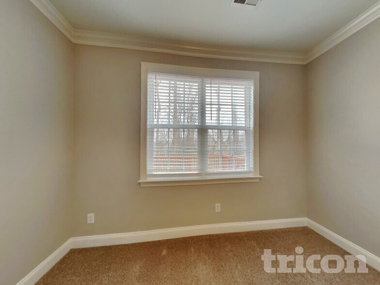 Building Photo - 2905 Walbrook Terrace