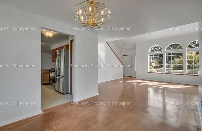 Building Photo - Beautifully Maintained 3-Bedroom Home in Prime Federal Way Location