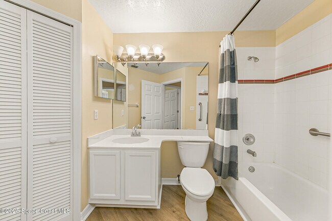 Building Photo - 1050 Fieldstone Dr