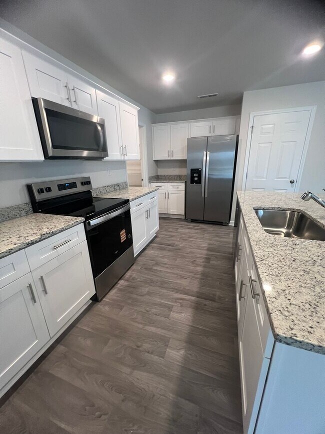 Building Photo - NEW CONTRUCTION!  Available for Immediate Move in!