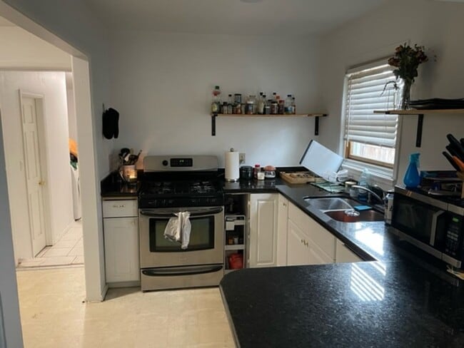 Building Photo - PRICE REDUCED! Gorgeous 4 bed/2 Bath home for rent $500 Off 1st Month Rent