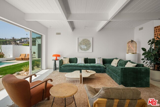 Building Photo - 1227 Tellem Dr