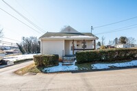 Building Photo - 3 Bedroom Home in Lynchburg