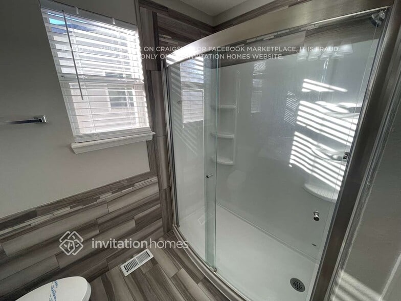 Building Photo - 10523 Hyacinth Pl
