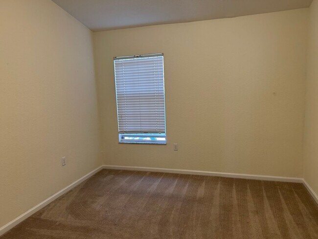 Building Photo - 3497 Shallot Dr