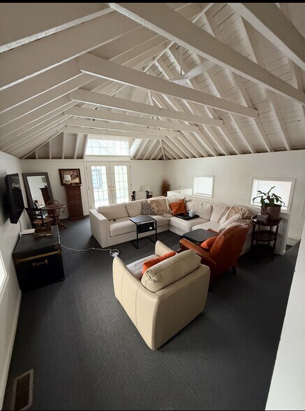 Building Photo - 3043 Wold Ave