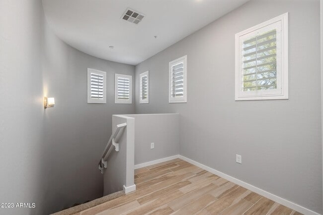 Building Photo - 250 W Queen Creek Rd