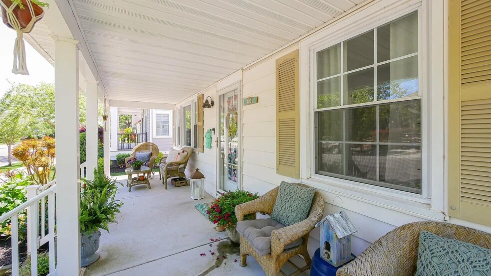 Building Photo - 110 N Pembroke Ave