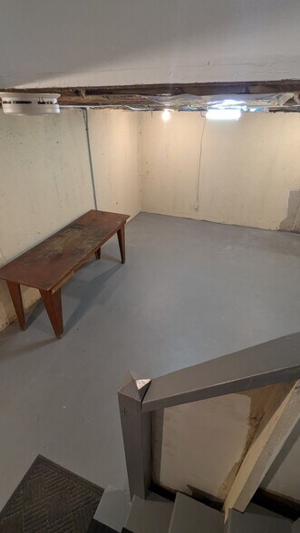 Building Photo - 1220 N Cedar Crest Blvd