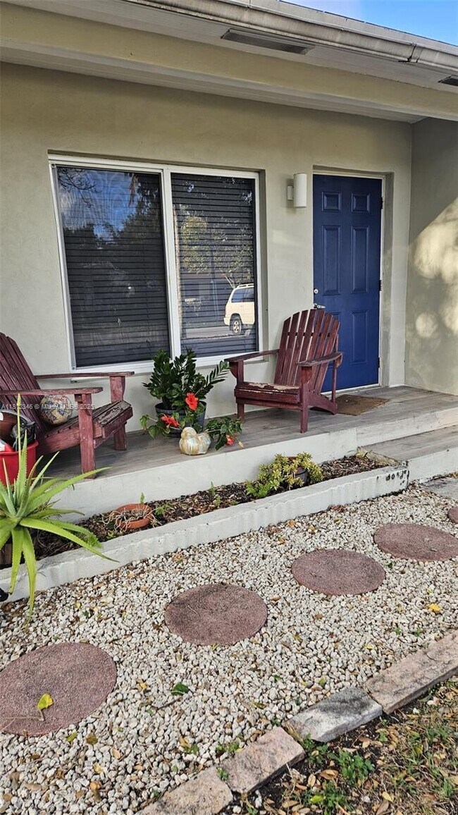 Building Photo - 2 bedroom in Miami FL 33161