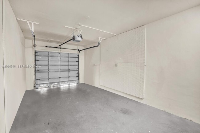 Building Photo - 3405 Emerald Oaks Dr