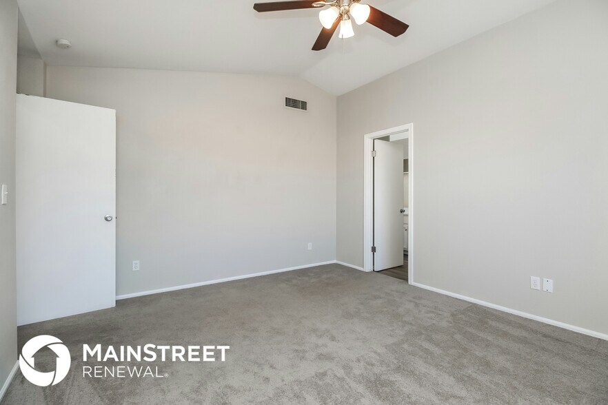 Building Photo - 4325 E Muirwood Dr