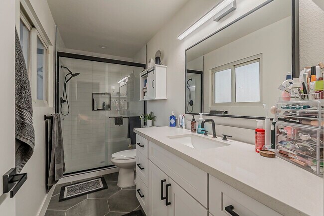 Building Photo - 2163 S Las Flores