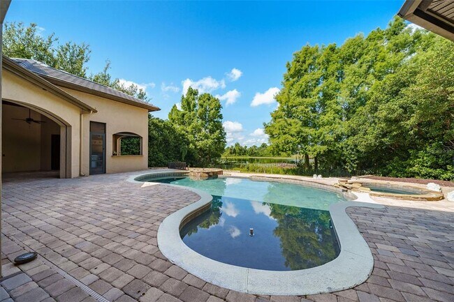 Building Photo - 8402 Lake Burden Cir