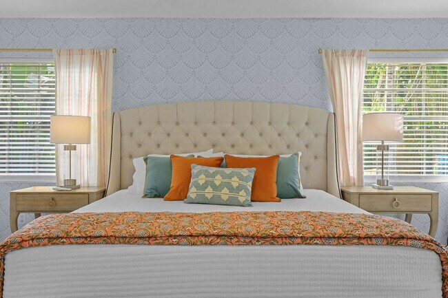 Building Photo - 522 31st St W