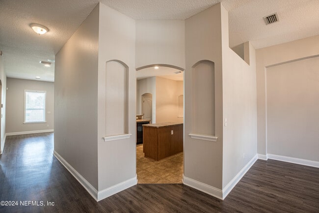 Building Photo - 6567 Chester Park Dr