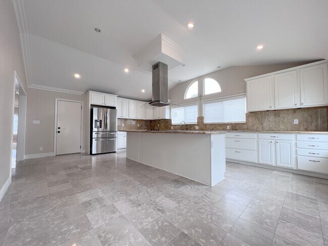 Building Photo - NEW AC - Bright & Spacious Single-Family Home with Pool