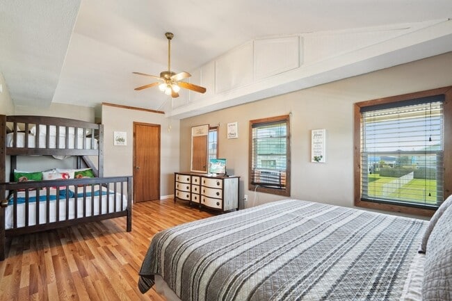 Building Photo - 4211 San Jacinto Dr