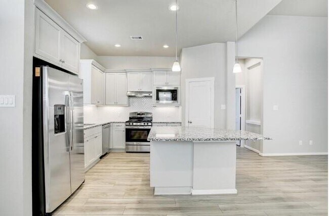 Building Photo - 24926 Via Arabella Ln