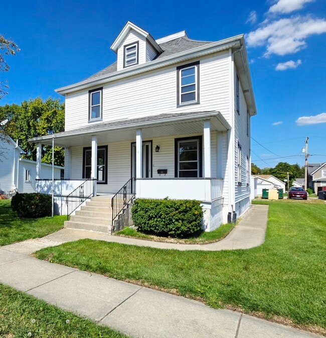 Primary Photo - 141 W 1st St