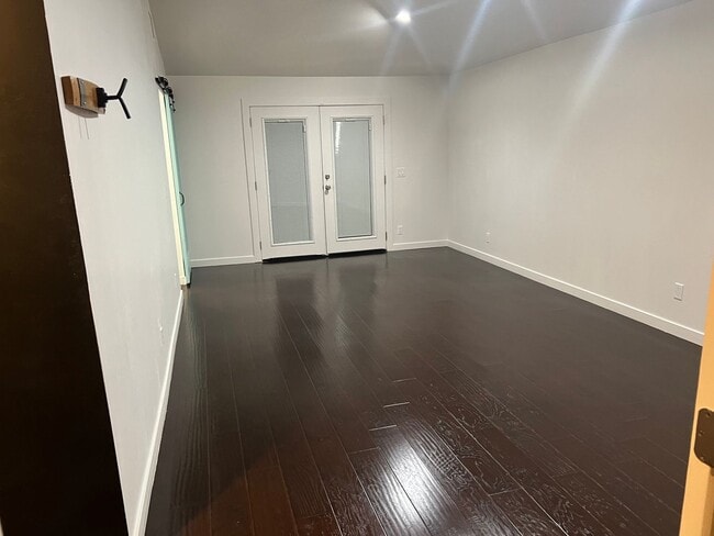 Building Photo - True Beauty! SOLAR