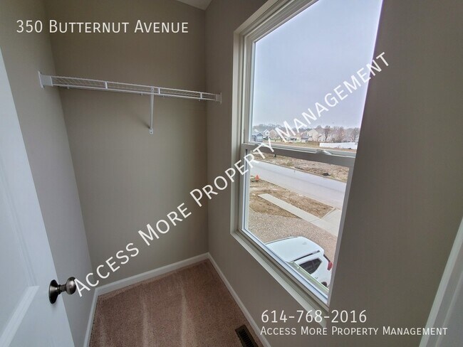 Building Photo - AWESOME MULTI-LEVEL HOME IN CIRCLEVILLE OHIO!