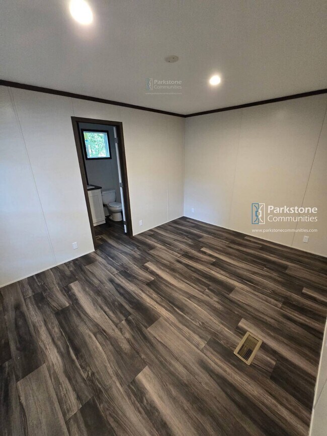 Building Photo - 2420 Emery Hills Dr