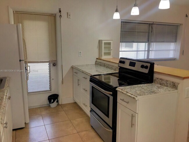 Building Photo - 3515 Van Buren St