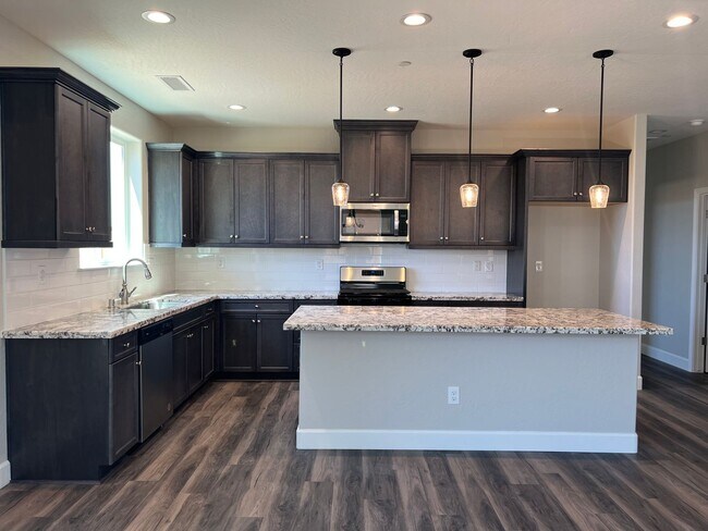 Building Photo - "Modern & Energy-Efficient 3BR/2BA Home wi...