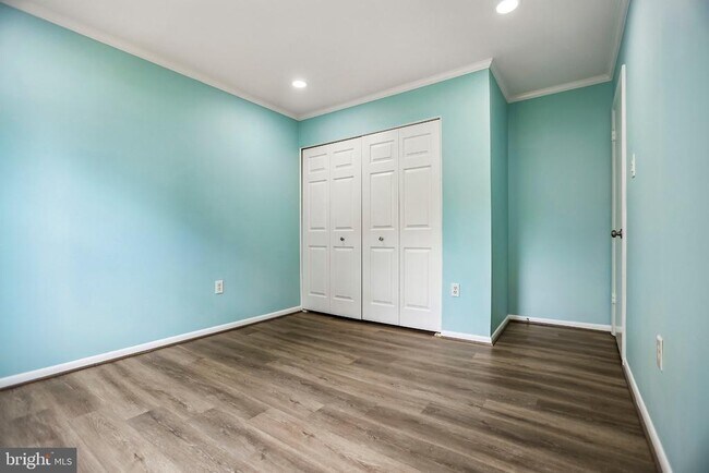 Building Photo - 6914 Alex Ct