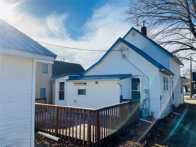 Building Photo - 1509 1/2 6th Ave