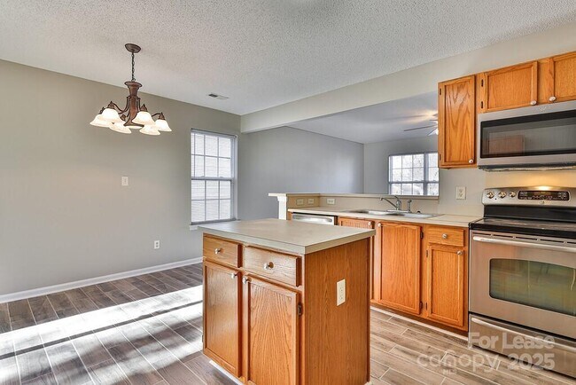 Building Photo - 9522 Bird Watch Ln