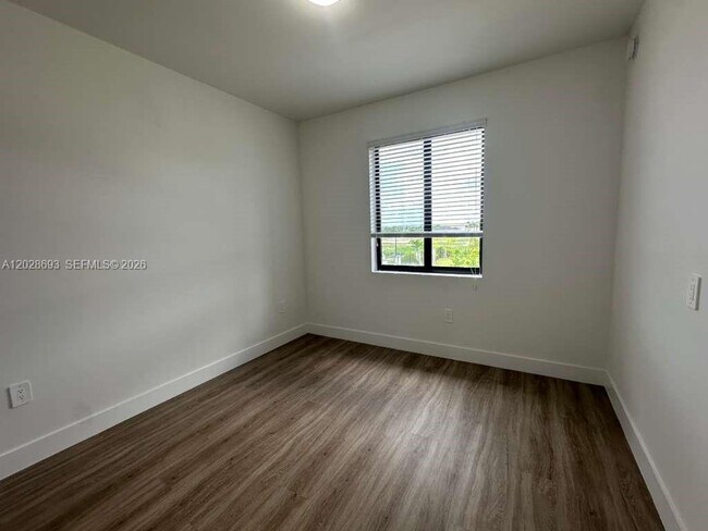 Building Photo - 1280 N Flagler Ave