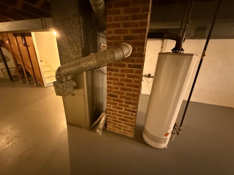 Building Photo - 4820 Green Rd