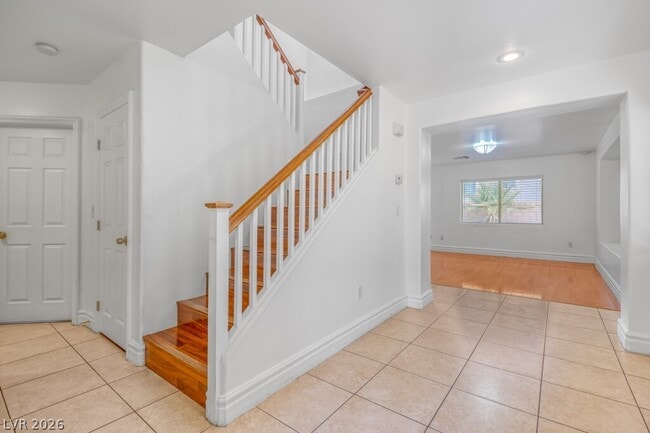 Building Photo - 4784 Essen Ct