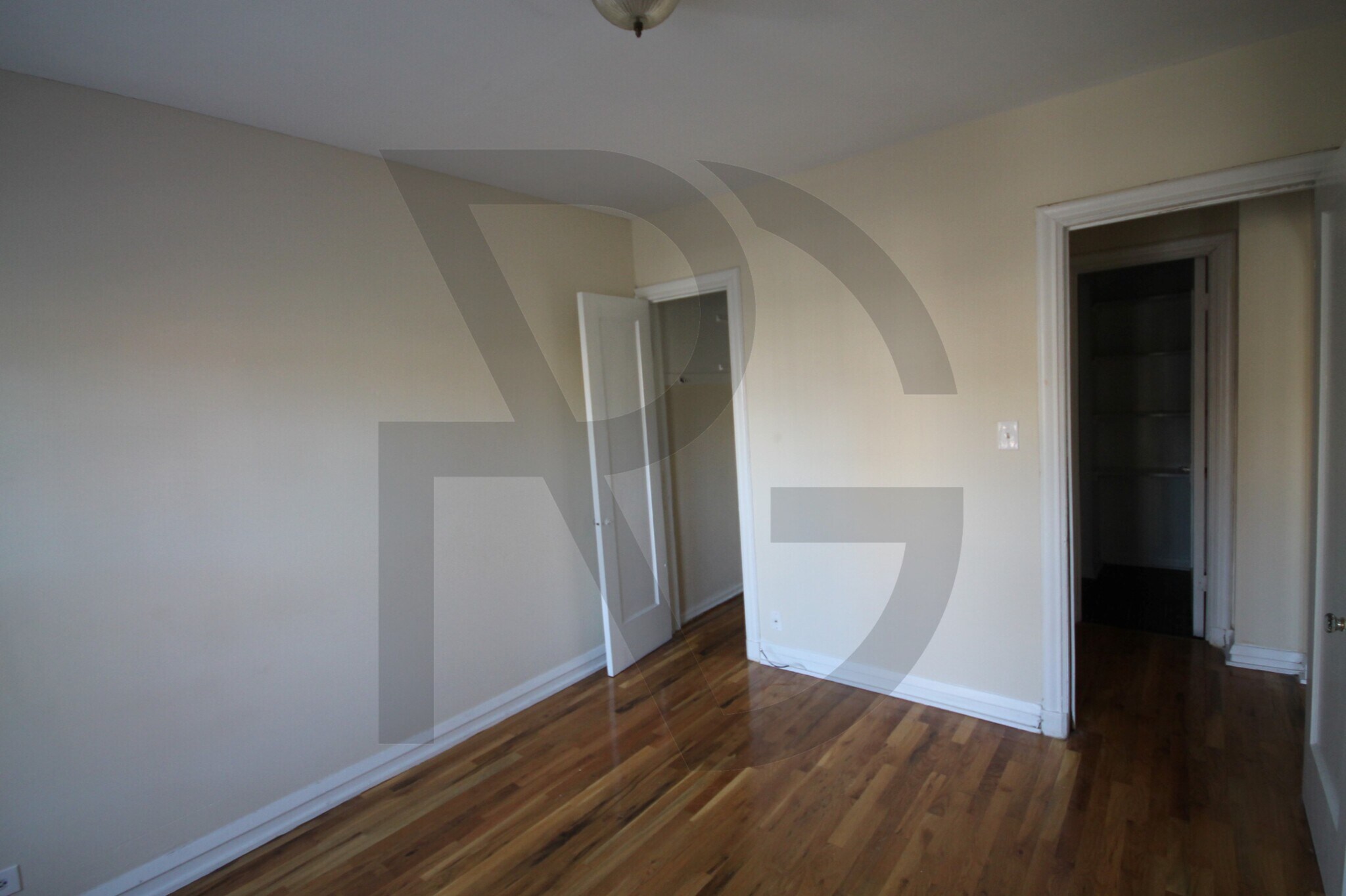 Building Photo - 851 W Wolfram St