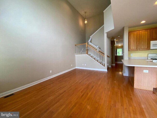 Building Photo - 173 Mountain View Dr