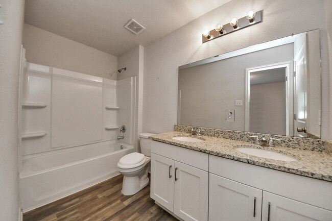 Building Photo - 164 Goldenrod