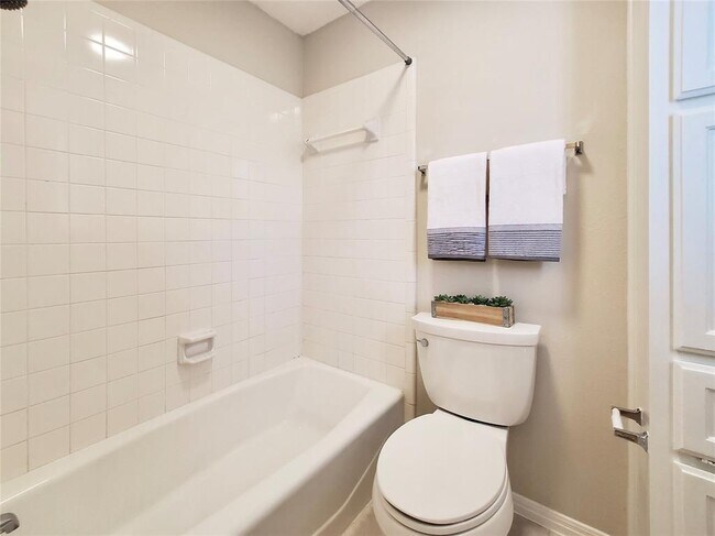 Building Photo - 11105 Crossland Dr