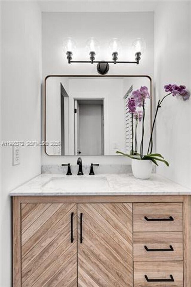 Building Photo - 4736 SW 136th Pl