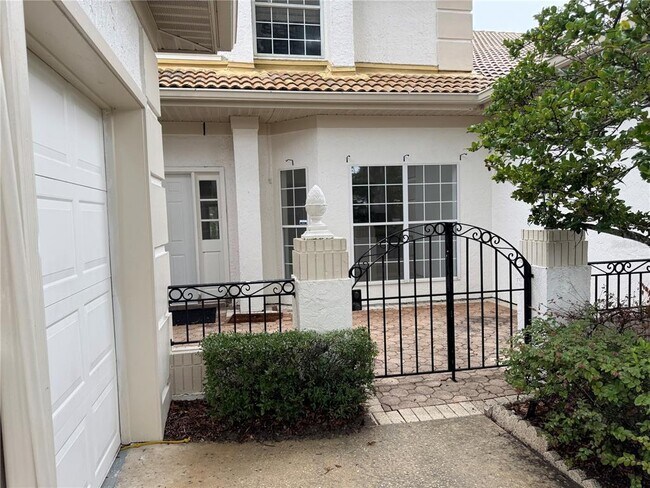 Building Photo - 2450 Sweetwater Country Club Dr