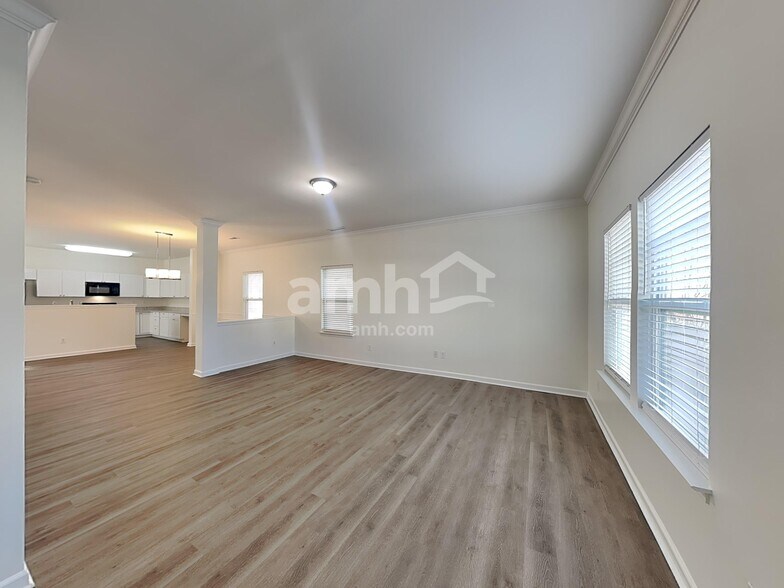 Building Photo - 113 N Cromwell Dr