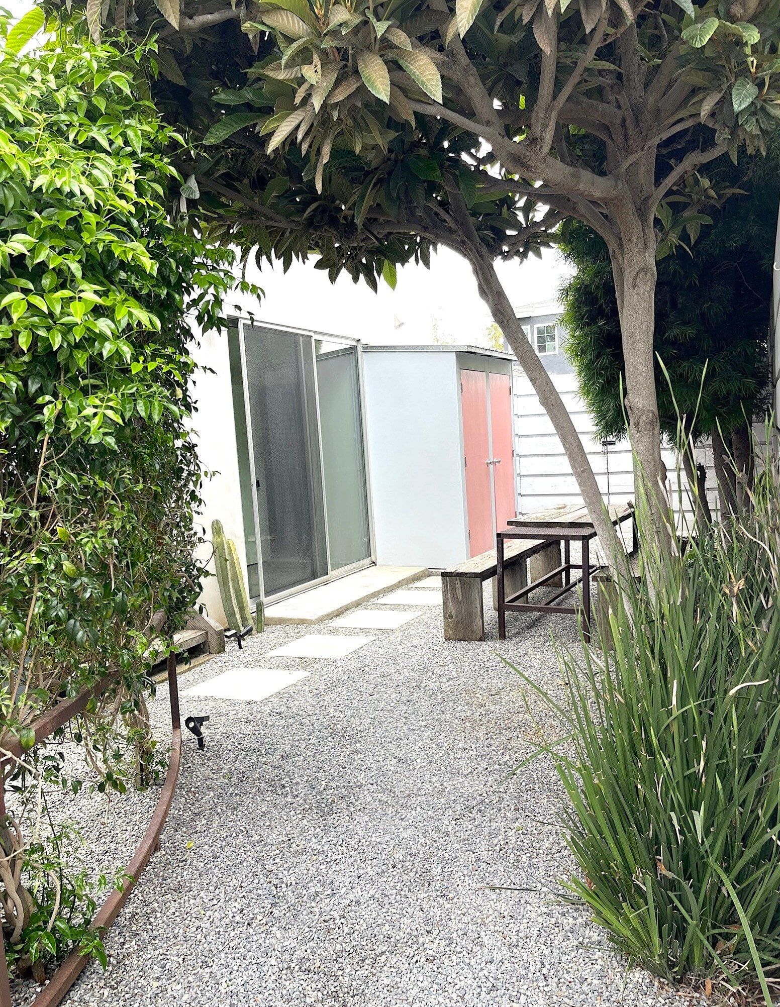 approaching - 939 Indiana Ave