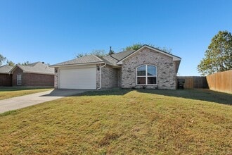 Building Photo - Beautiful 3 bed, 2 bath home in Noble!--12...